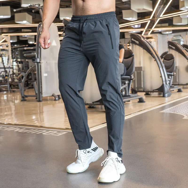 Pantaloni da allenamento fitne - Golf Equipment Drawing recensione e prezzo
